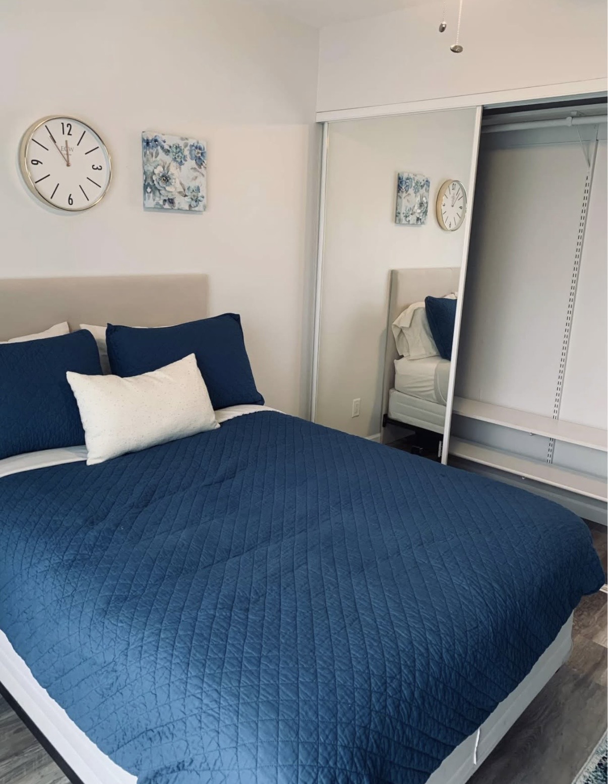 Cozy Townhouse Retreat – Private Room & Bath Near Everything - Photo 2