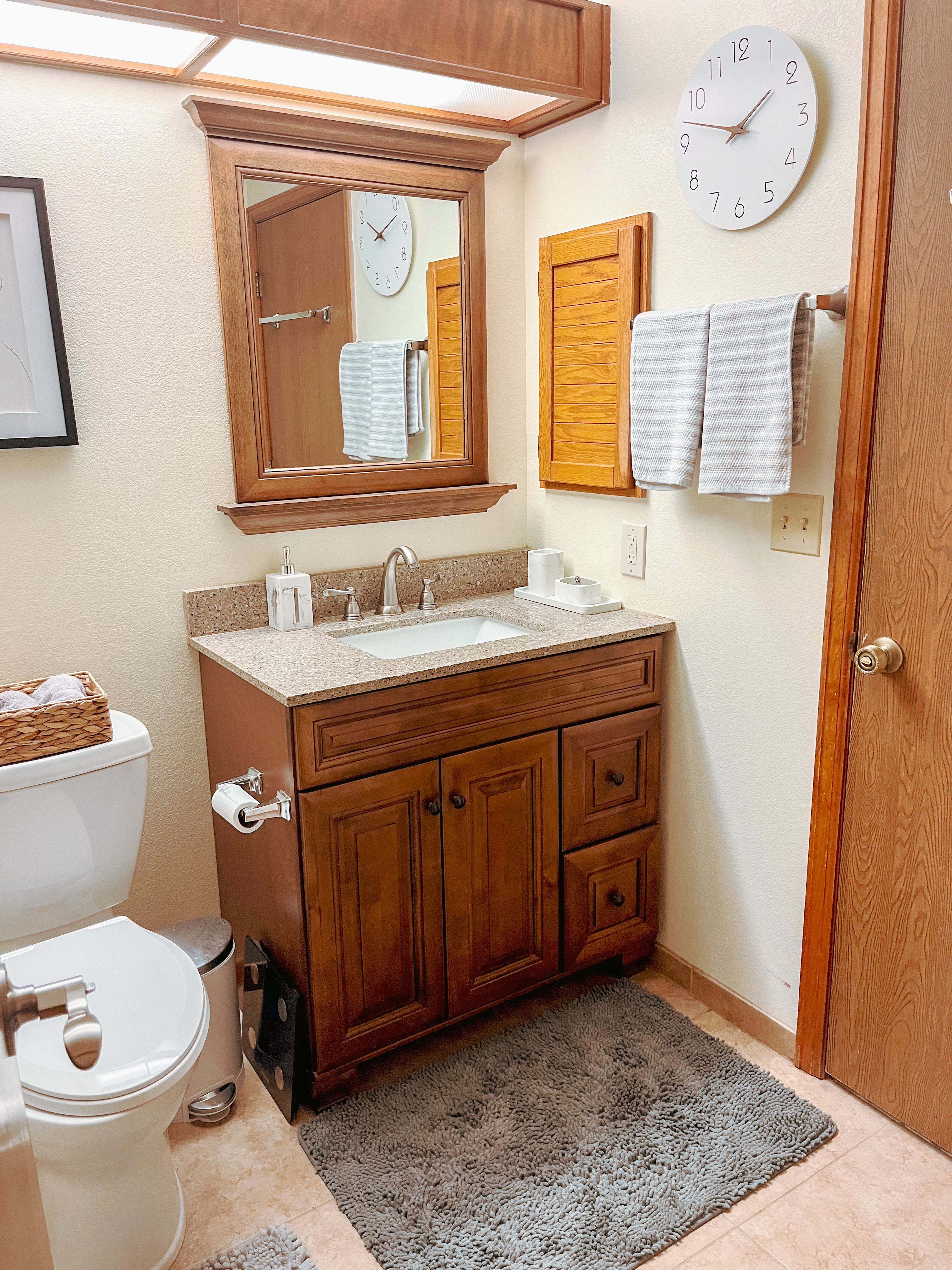 Spacious Townhouse Room for Rent in the Heart of Louisville, CO - Photo 2