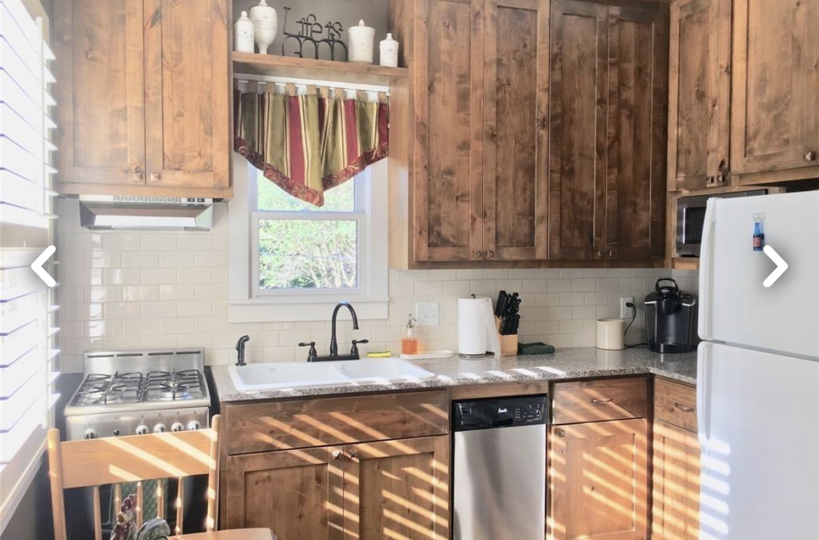 Private detached one bedroom garage apartment