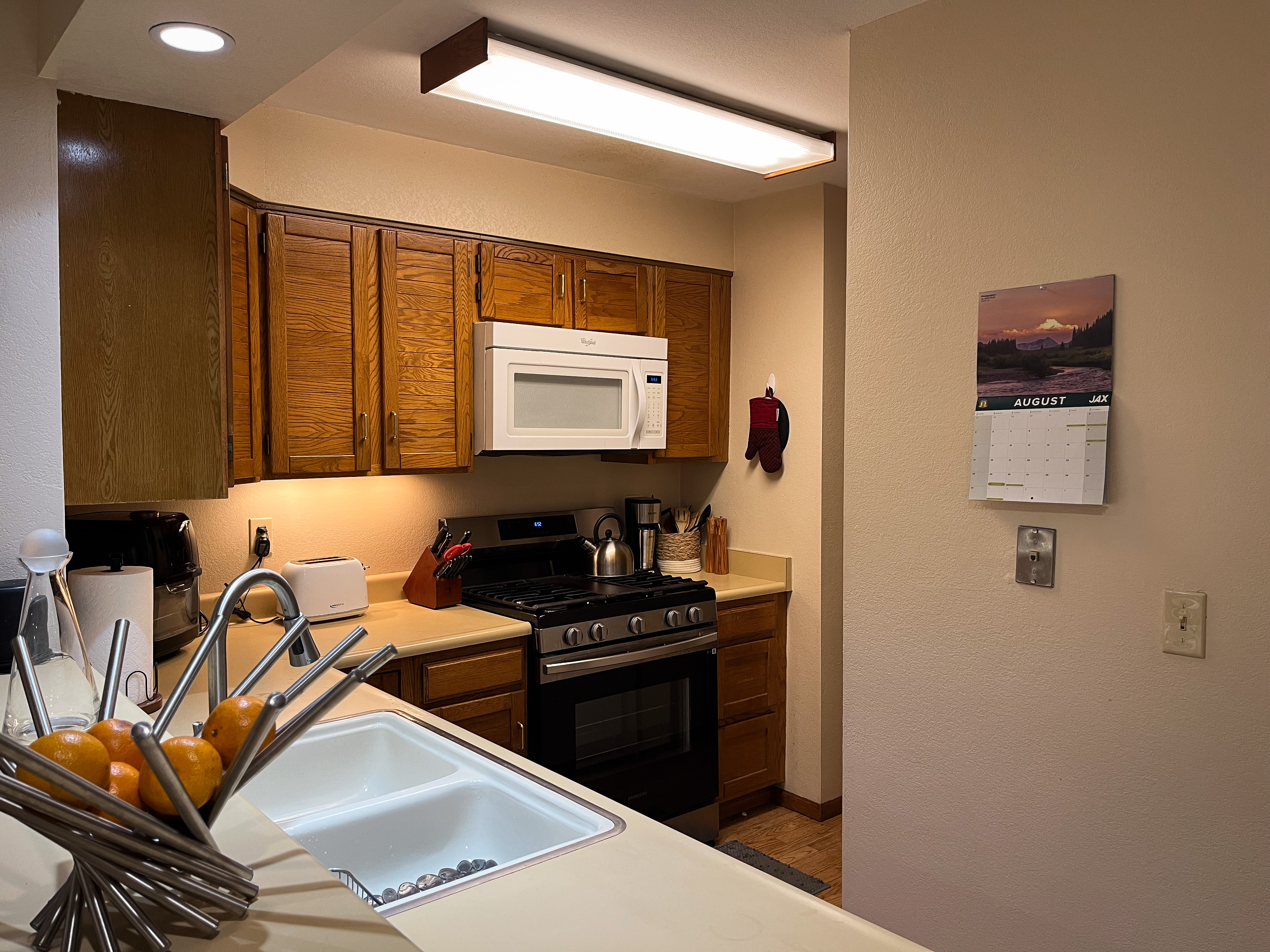 Spacious Townhouse Room for Rent in the Heart of Louisville, CO